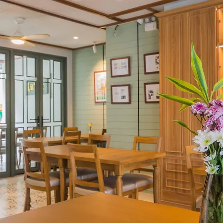 Tuan Hotel Bangkok Near Wat Arun
