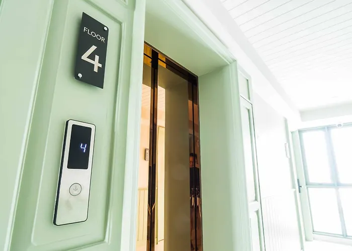 Hotel Tuan Near Wat Arun 4*