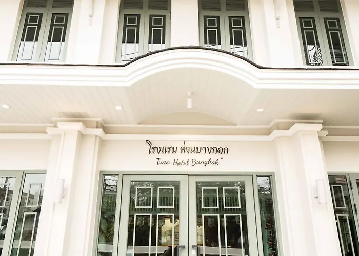 Tuan Near Wat Arun Hotel 4*