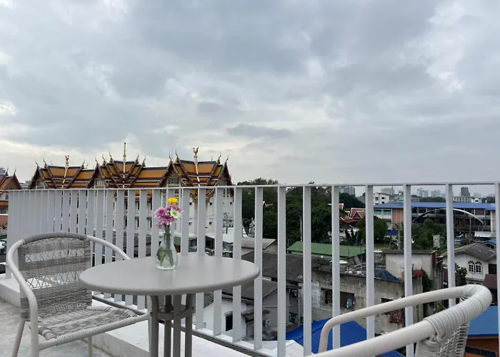 Tuan Near Wat Arun 4*