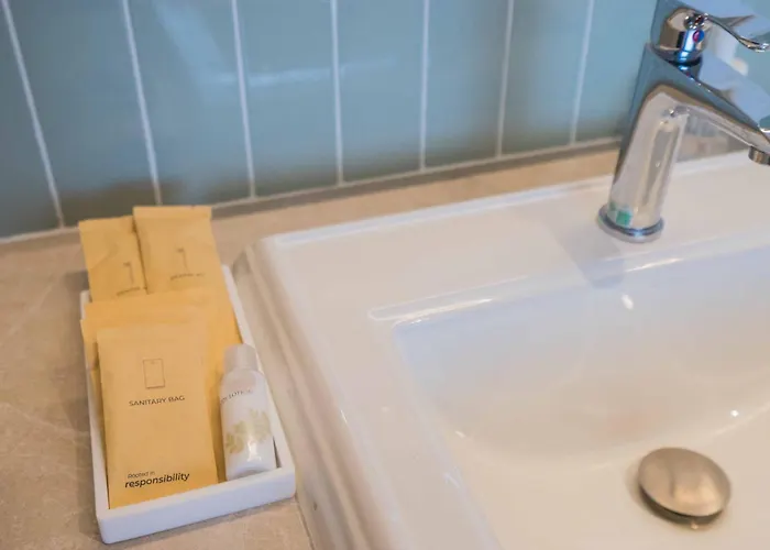Hotel Tuan Near Wat Arun Bangkok