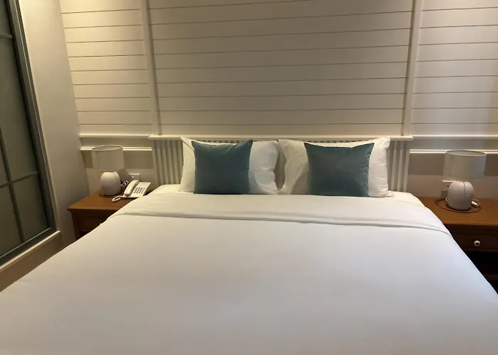 Hotel Tuan Near Wat Arun Bangkok