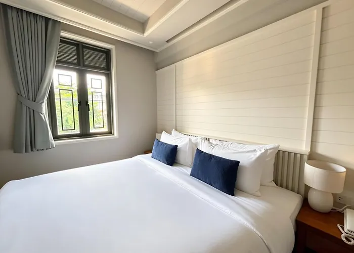 Hotel Tuan Near Wat Arun 4*