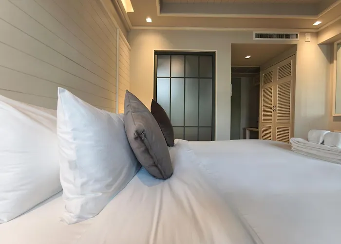 Hotel Tuan Near Wat Arun 4*