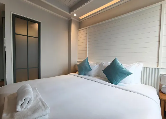 Hotel Tuan Near Wat Arun